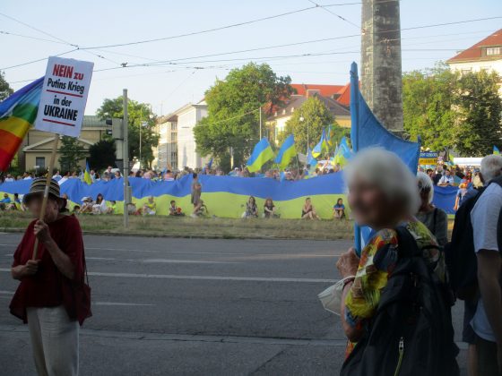 „Noch mehr Waffen …“