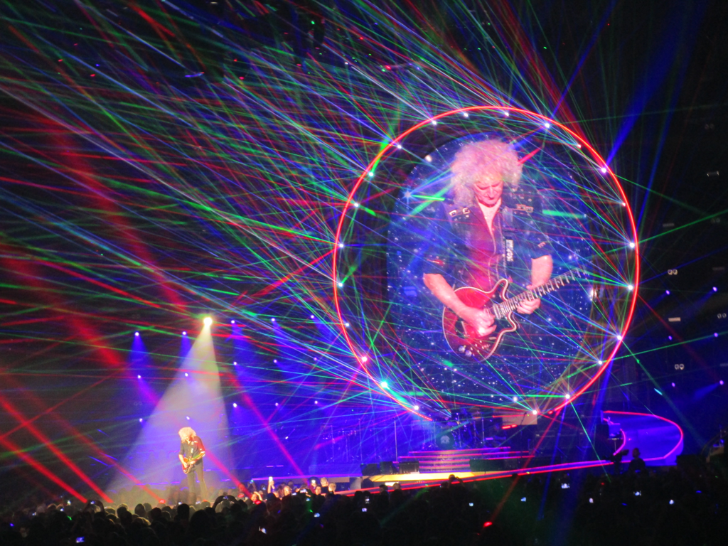 Brian May (Queen) 2015 in München; Konzert von Queen & Adam Lambert